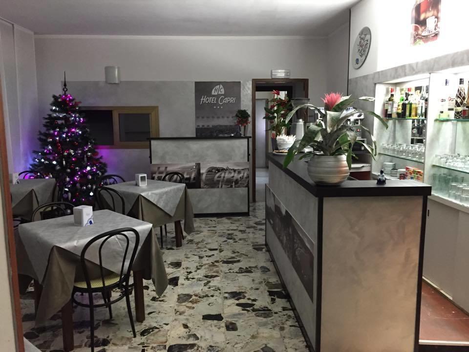 Hotel Capri Диано-Марина Экстерьер фото