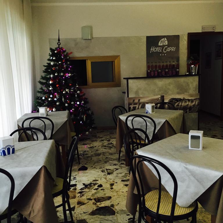 Hotel Capri Диано-Марина Экстерьер фото