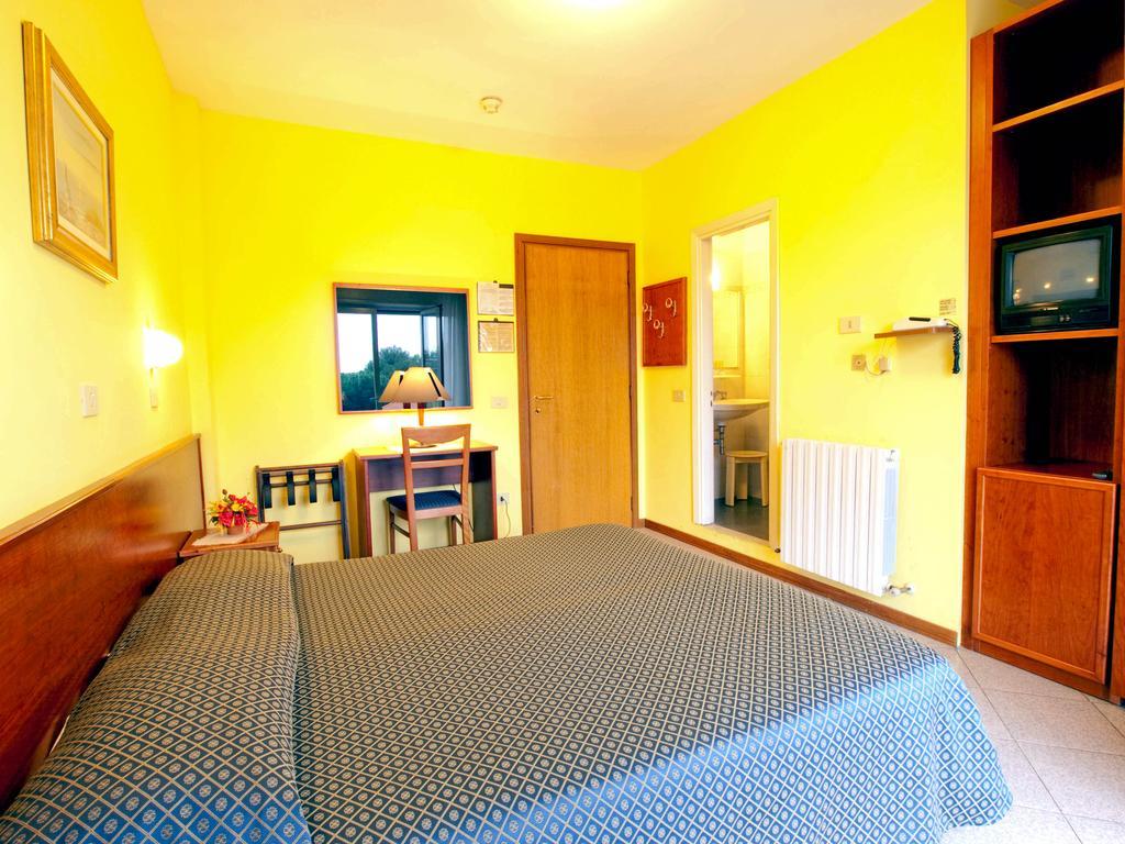 Hotel Capri Диано-Марина Номер фото