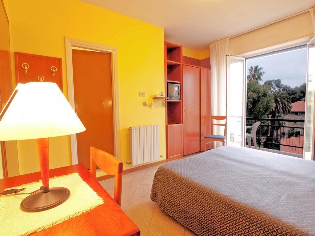 Hotel Capri Диано-Марина Номер фото